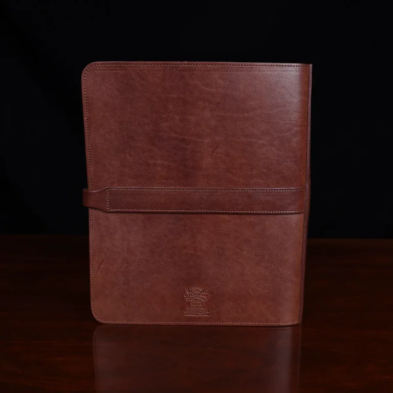 no19 brown leather binder notebook with two position snap closure back view