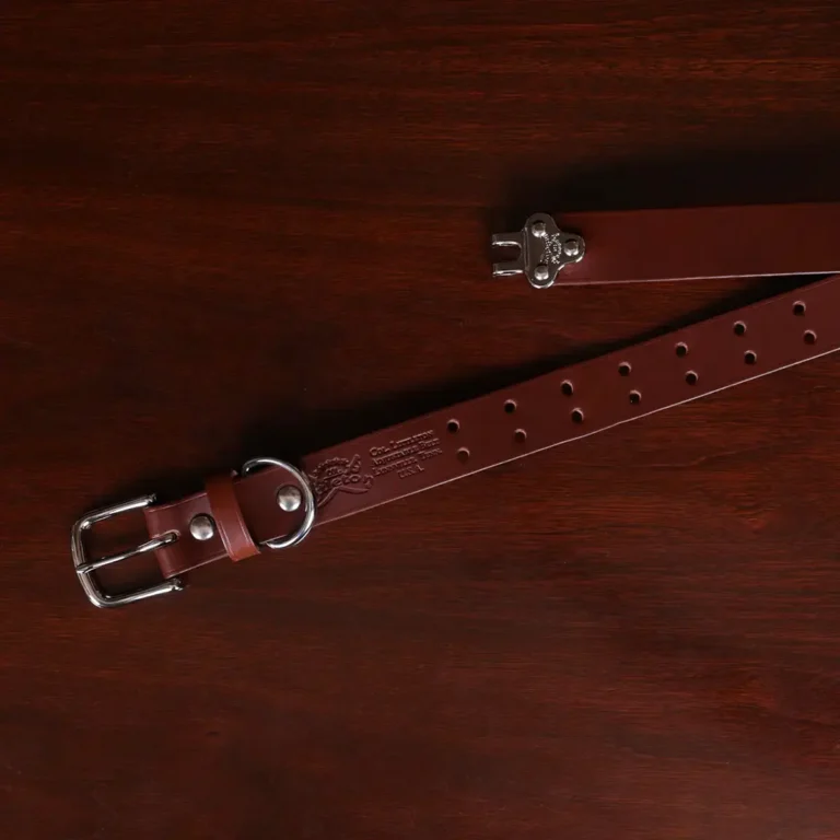 Cinch Belt No 1 in stainless accent showing the clasp