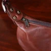 no25 drifter zippered brown leather handbag with pockets - zipper view