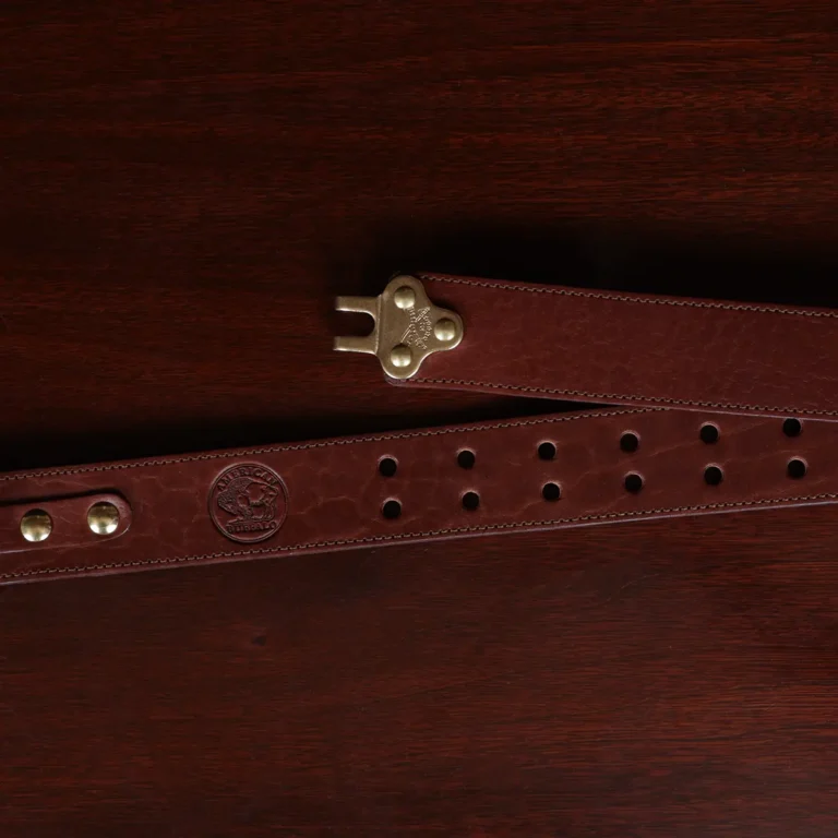 No. 5 Cinch Belt In American Buffalo showing the clasp
