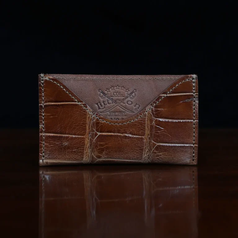 cardwallet-no3-alligator-002-front view on black background