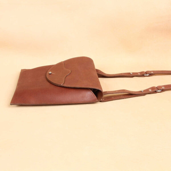 leather handbag crossbody brown side