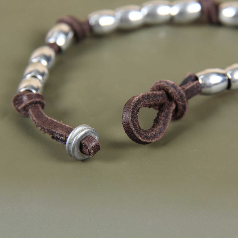 knots & beads bracelet with loop closure