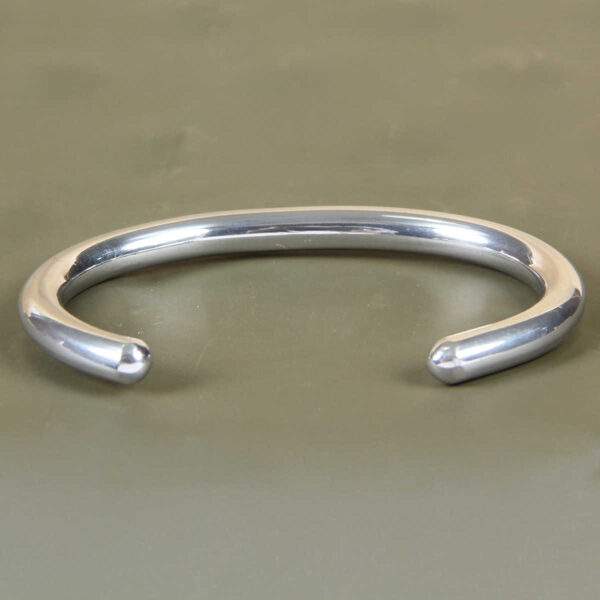 pewter engravable wristwire bracelet with open closure