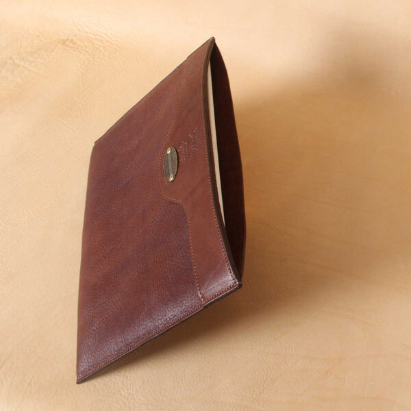 no8 vintage brown leather pocket for ipad pro and other tablets