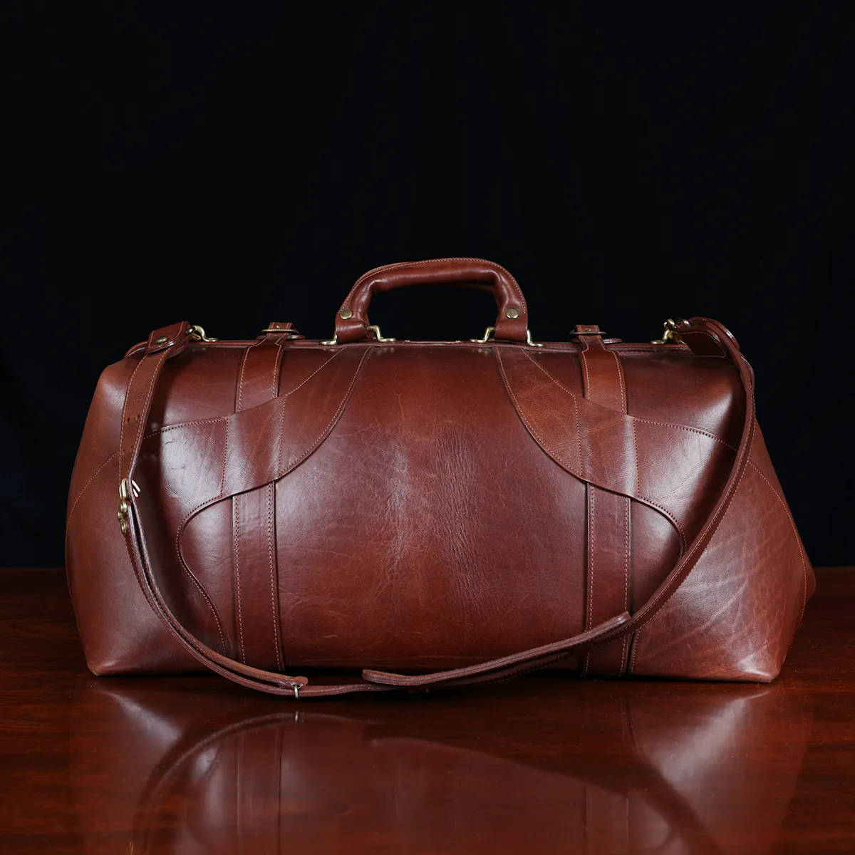 Leather travel bag