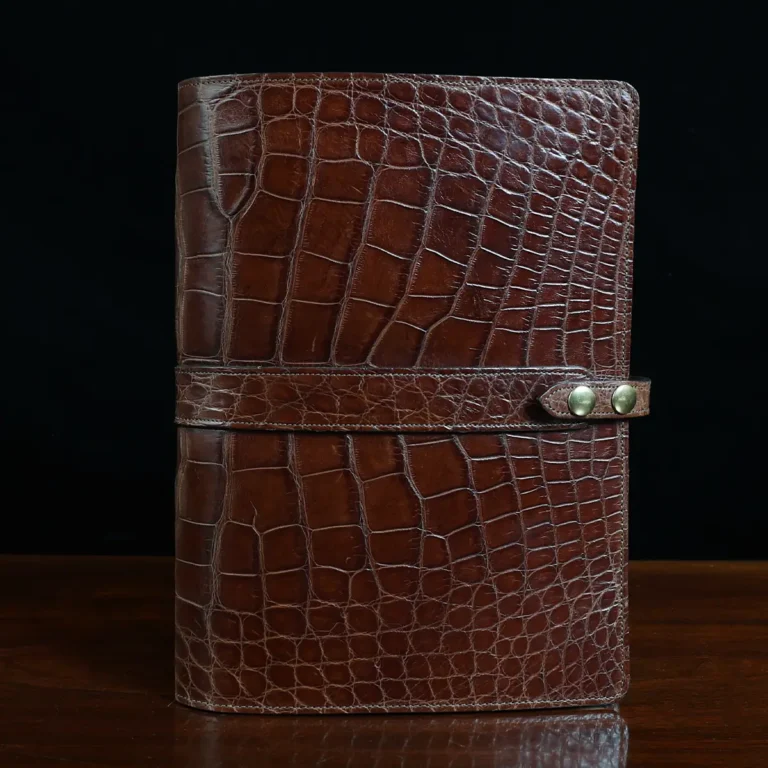 No. 18 Portfolio in Vintage Brown American Alligator - ID 001 - front view on black background