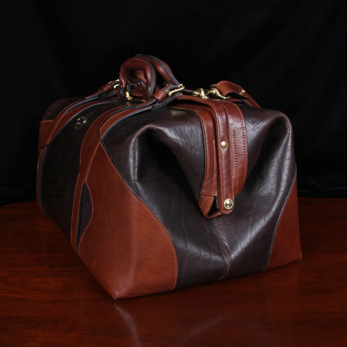 5 Reasons for Getting a Leather Duffle Bag