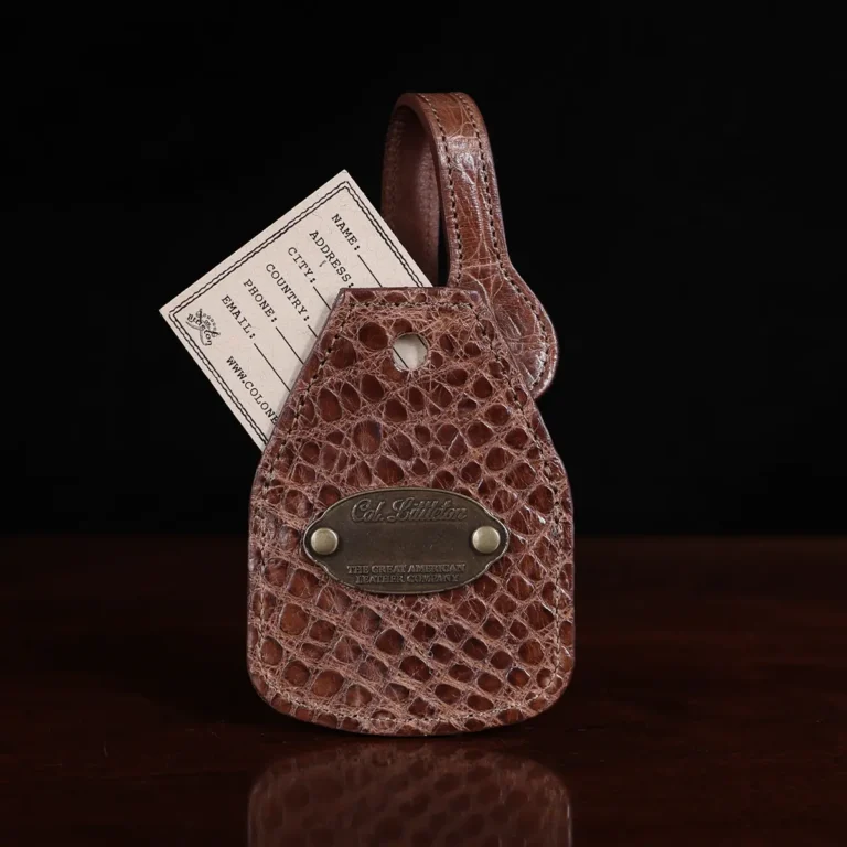 front view of the american alligator luggage tag