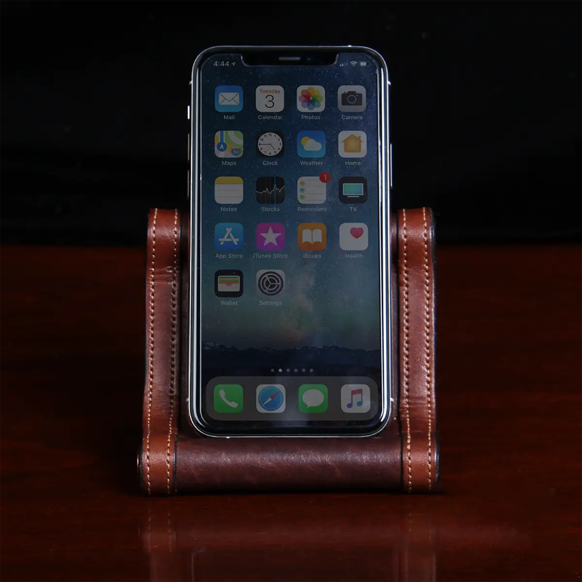 Phone Holder with phone on desk