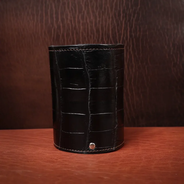 Colonel Can Caddy in black American Alligator - Single - ID 002 - front view with can