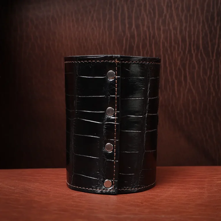 Colonel Can Caddy in black American Alligator - Single - ID 002 - front view with can