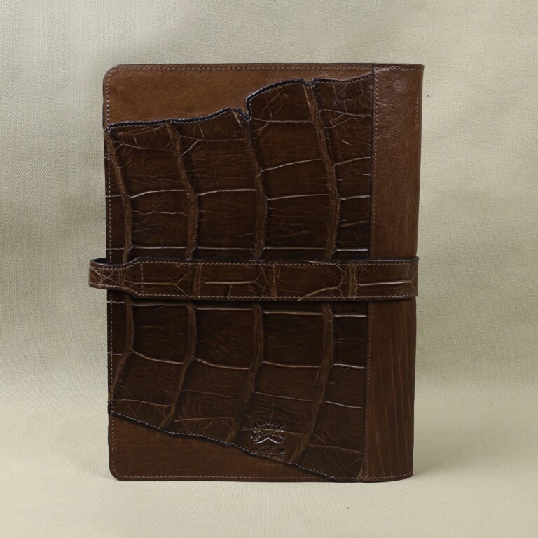 colonels private stock portfolio in american steerhide and alligator tail