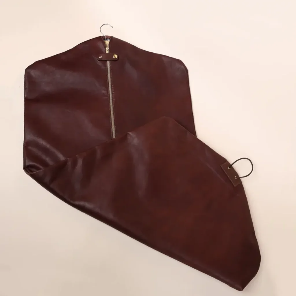 leather-garment-bag-front-holiday