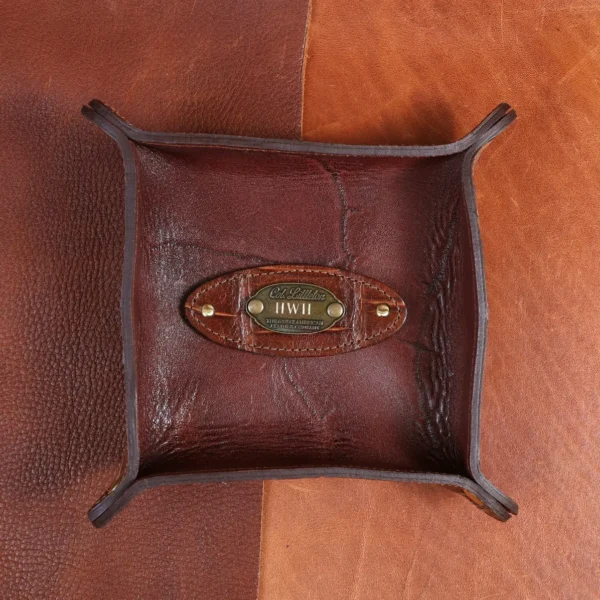 Alligator – No. 3 Dresser Caddy – 001