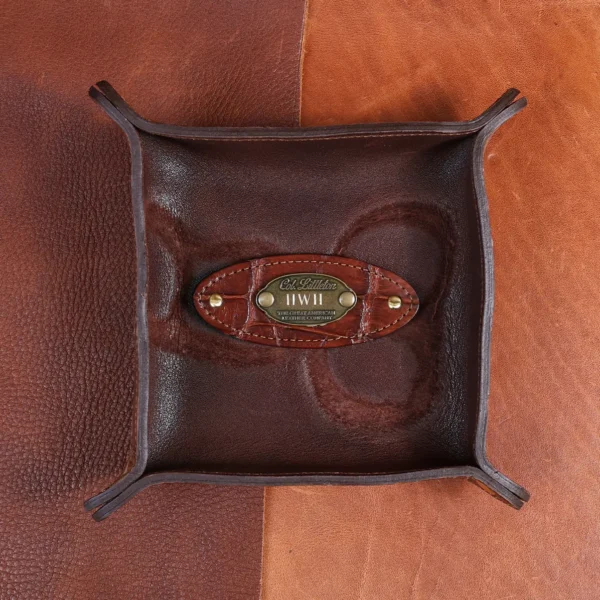 Alligator – No. 3 Dresser Caddy – 002