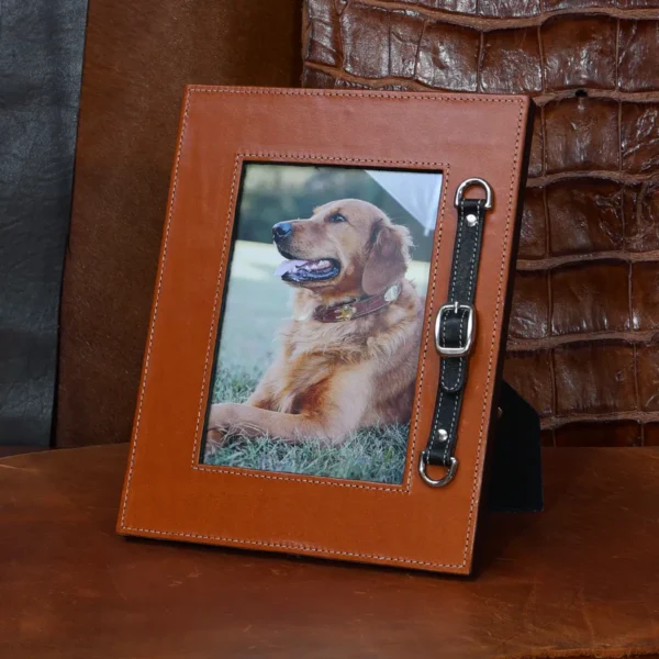 No. 10 Full-Grain American Calfskin 5×7 Leather Picture Frame with Buckle – Private Stock